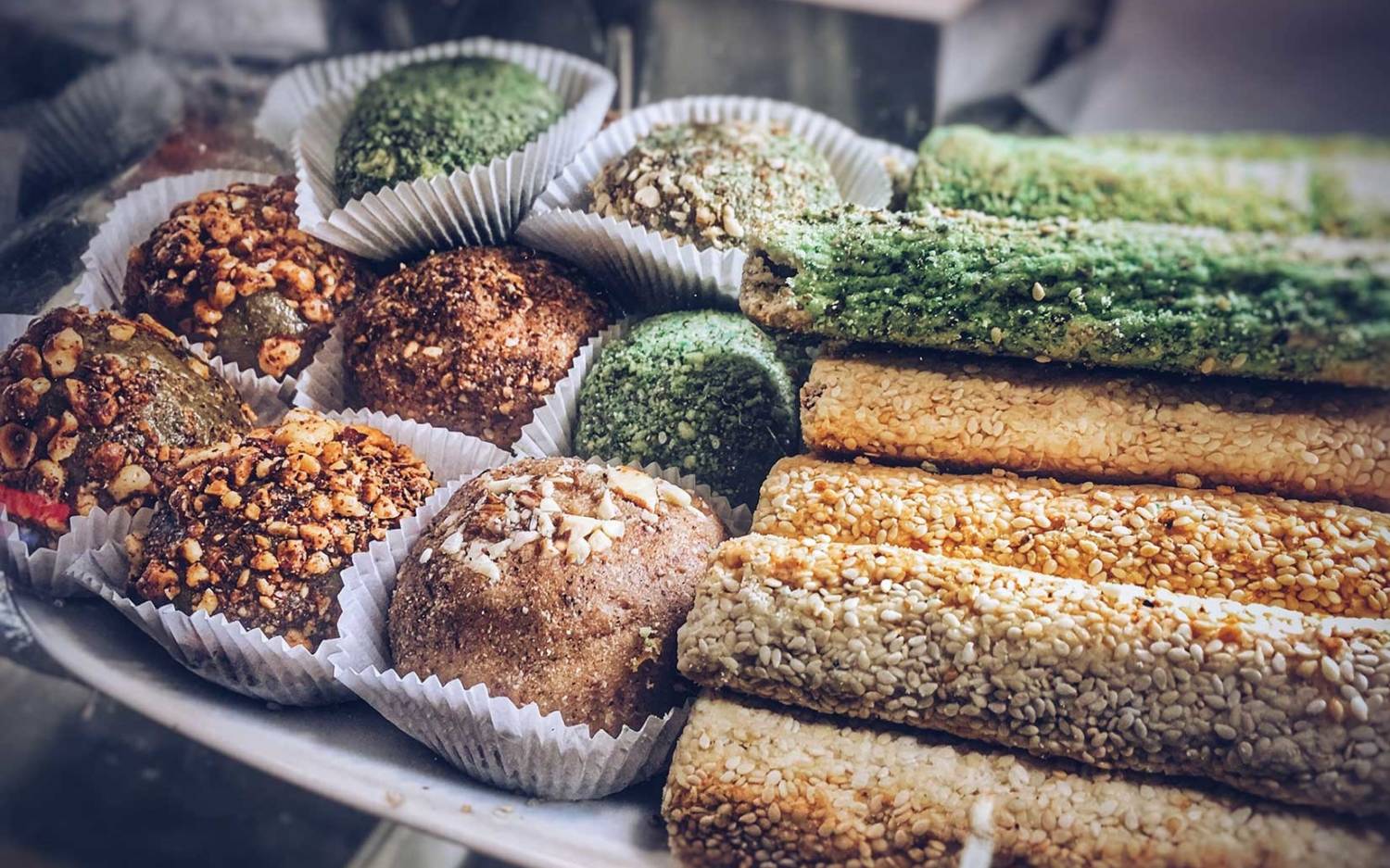 Am Delikatessenstand A’lucra im Mercado in Ottensen gibt’s leckere orientalische Feinkost / ©Unsplash/Kay