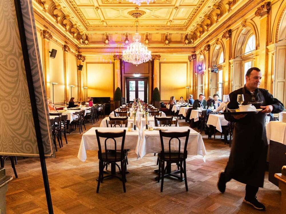 Der Gastraum des Literaturhauscafès auf der Uhlenhorst. / ©Roeler