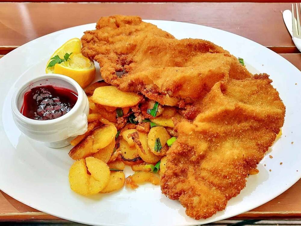 Nicht perfekt, aber einen Ausflug wert: die gutbürgerliche Heimatküche in der Wassermühle Wedel / ©Unsplash/Mark König