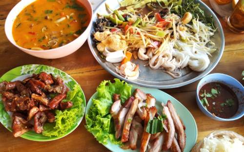 Vietnam in der Hamburger Altstadt: Das Ngan Tinh serviert traditionelle vietnamesische Küche / ©Unsplash 