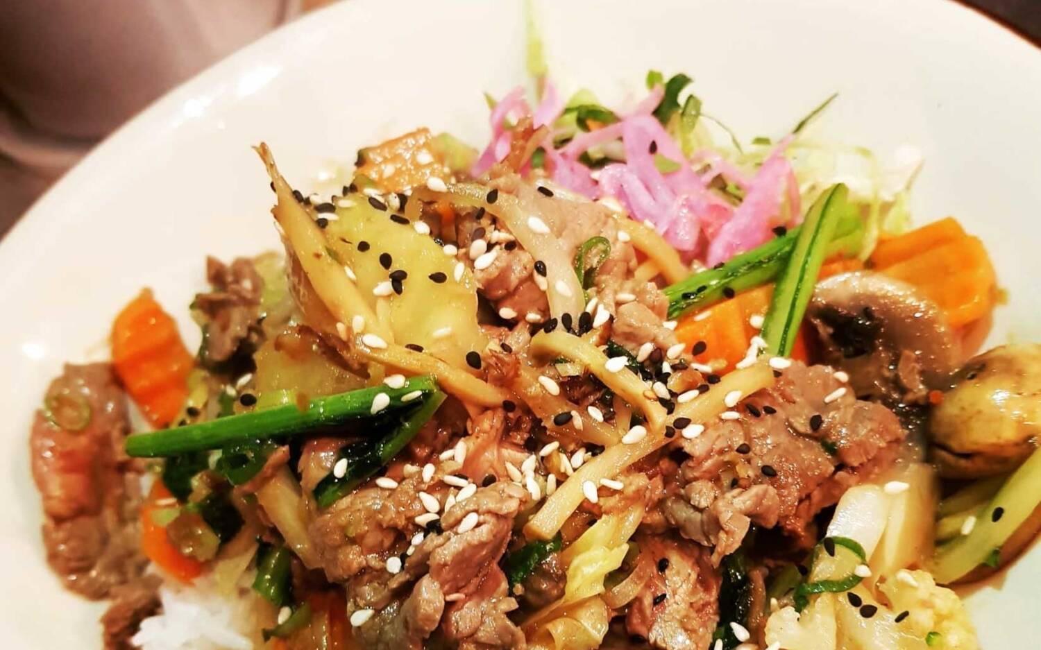 Vietnamesisches Streetfood in ostasiatischer Straßenküche-Atmosphäre: das Pho & Rice in St. Georg / ©Pho & Rice