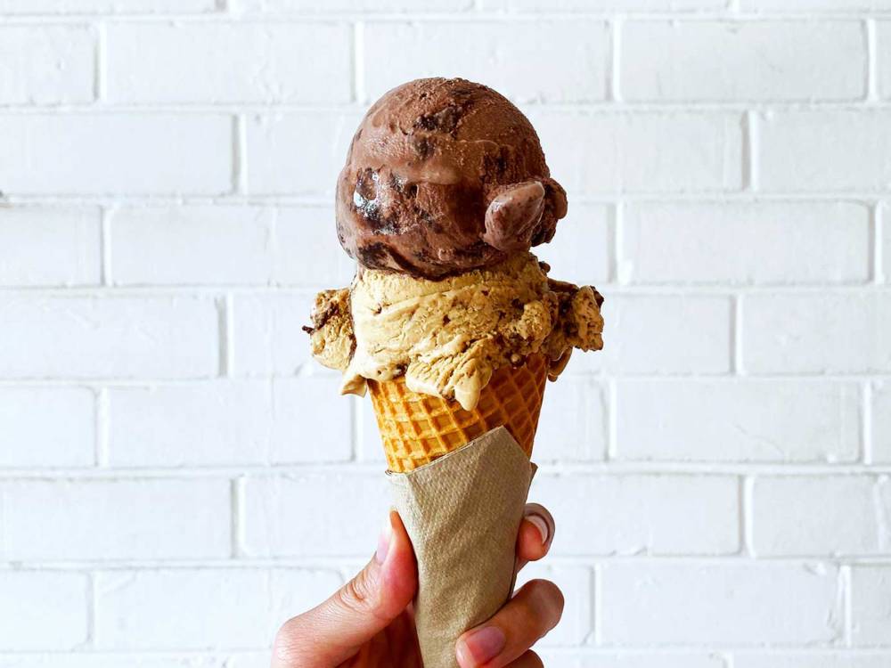 Über 200 Eissorten im Maschener Eiscafé / ©Unsplash/Cadence T