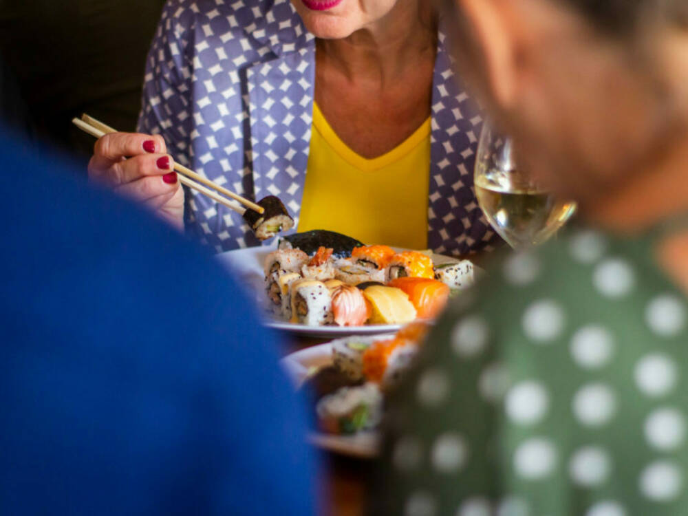 Das Fischereihafen Restaurant bietet Fisch in bester Qualität / ©unsplash/Louis Hansel