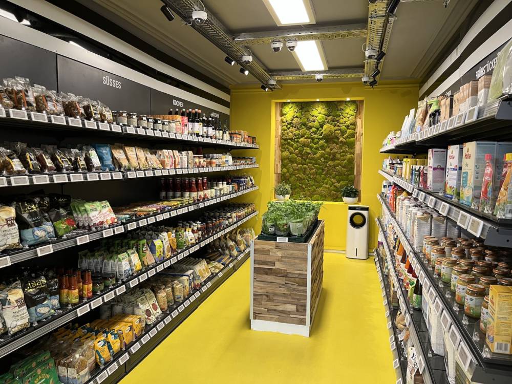 Das Sortiment umfasst Bio-Produkte und Produkte aus Hamburg / ©Alice von der Laden