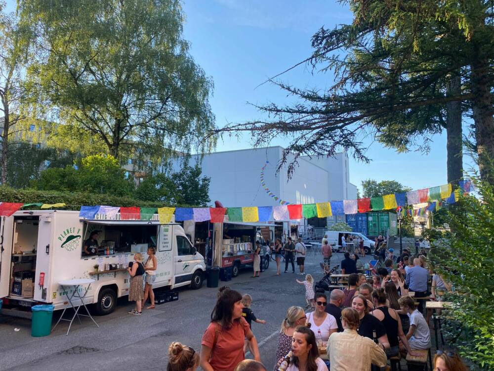 Der Foodtruck Biergarten Ottensen findet in den Gaußhöfen statt / ©J.Manske/Lunch-Karawane