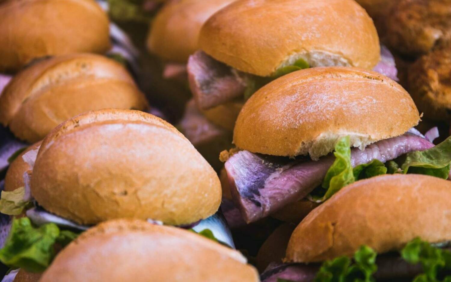 Die besten Fischbrötchen in Hamburg / ©Unsplash/Pietro De Grandi