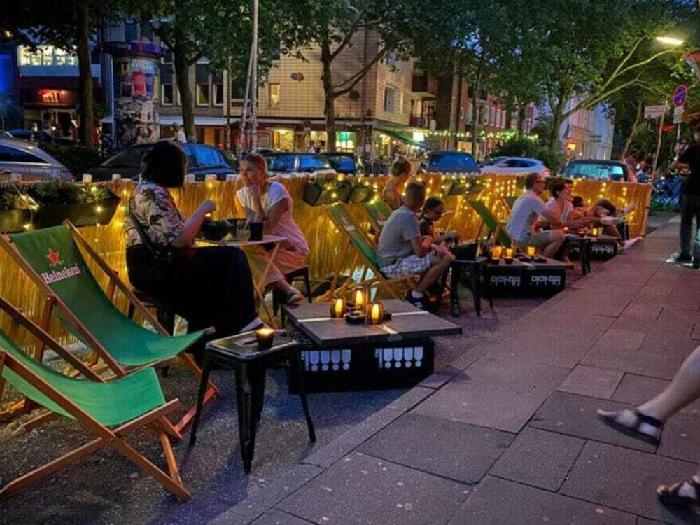 Die letzten beiden Sommer wurden Parkbuchten zur Außengastronomie auf St. Pauli / ©Ban Canteen
