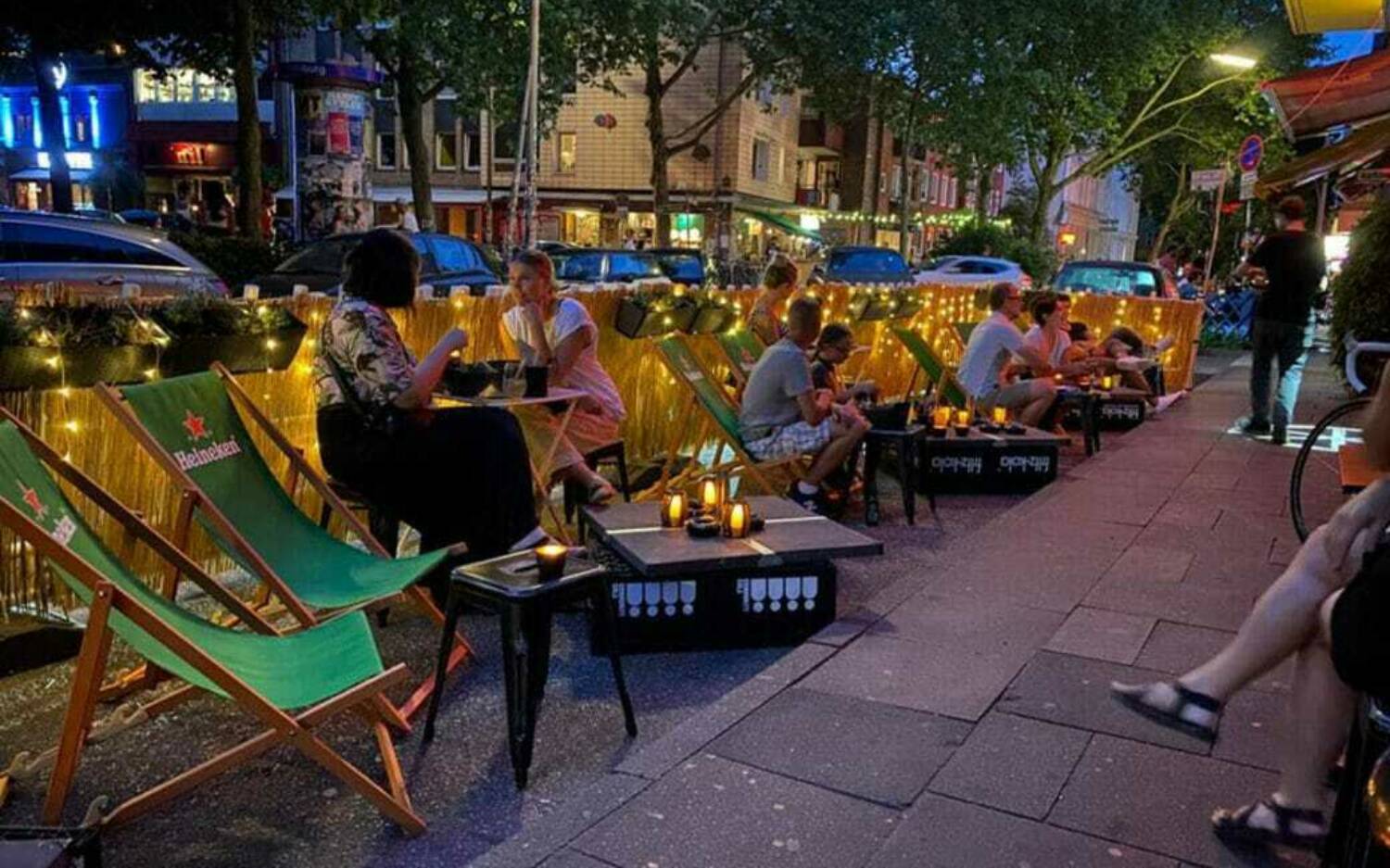 Die letzten beiden Sommer wurden Parkbuchten zur Außengastronomie auf St. Pauli / ©Ban Canteen