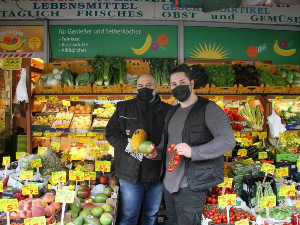 Musa Cevik (l.) und Ramazan Uzun von Avrasya in Eimsbüttel / ©Johanna Zobel