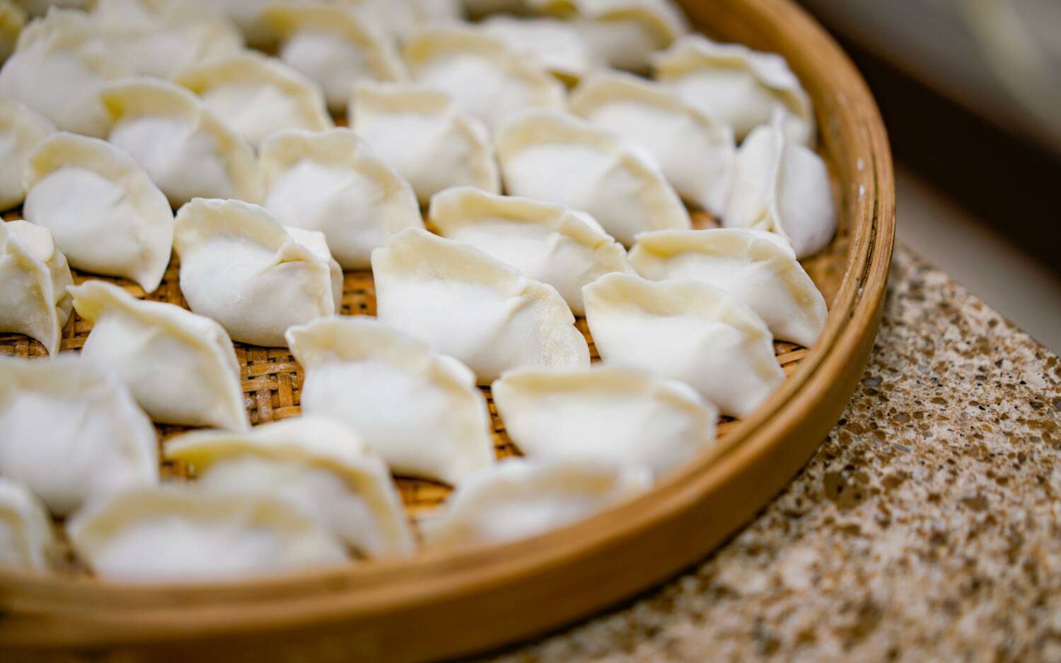 Servieren Dumplings und Co: BATU Noodle Society / ©Unsplash/Alex Hu