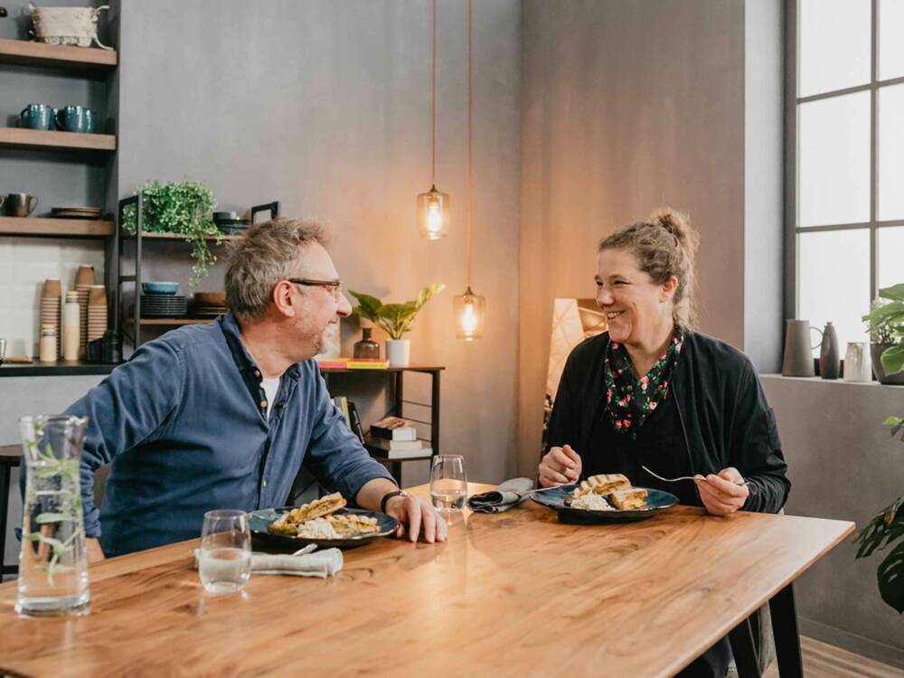 Stevan Paul und Martina Olufs schnacken über Kochbücher / ©Mittagstisch