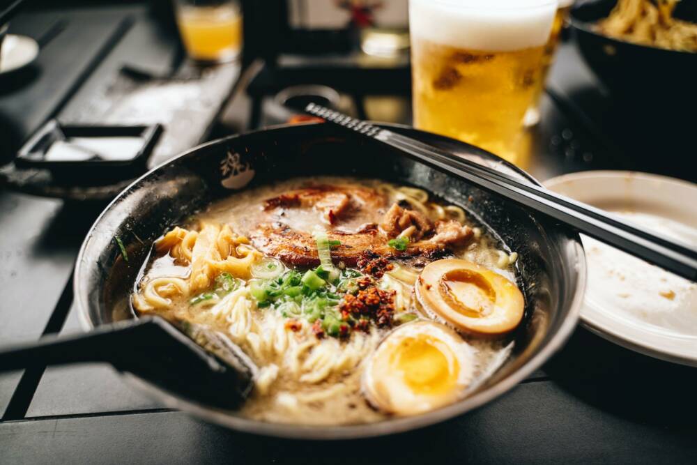 Wer am Kokomo Noodle Club vorbei kommt, sollte sich die Ramen-Variationen nicht entgehen lassen / ©Unsplash/Diego Lozano