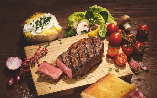 Backkartoffel zum Steak – im Block House geht es ums Wesentliche / ©Block House