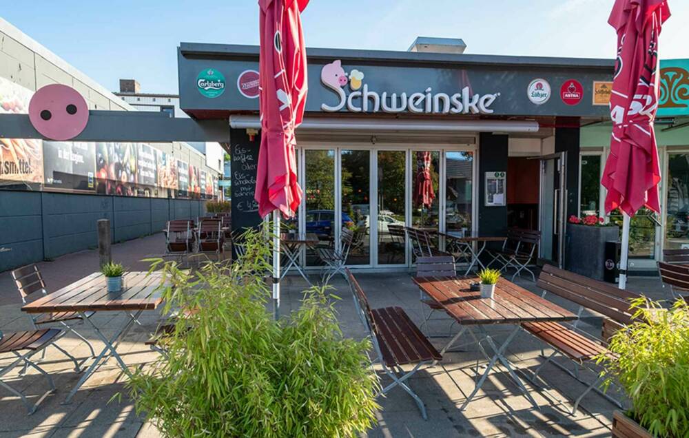 Mit sonniger Terrasse: das Schweinske in Poppenbüttel / ©Schweinske Franchise GmbH