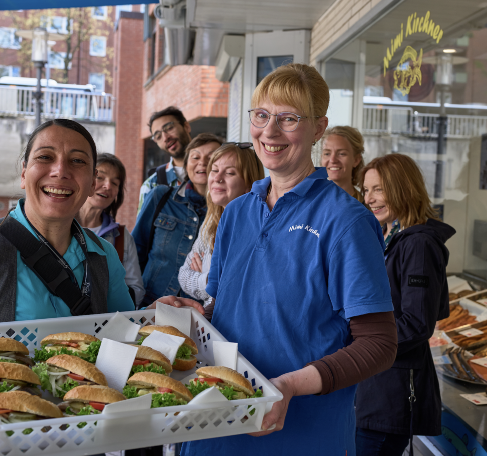 Bei Mimi Kirchner gibt es köstliche Fischbrötchen / ©Marius Gebhardt