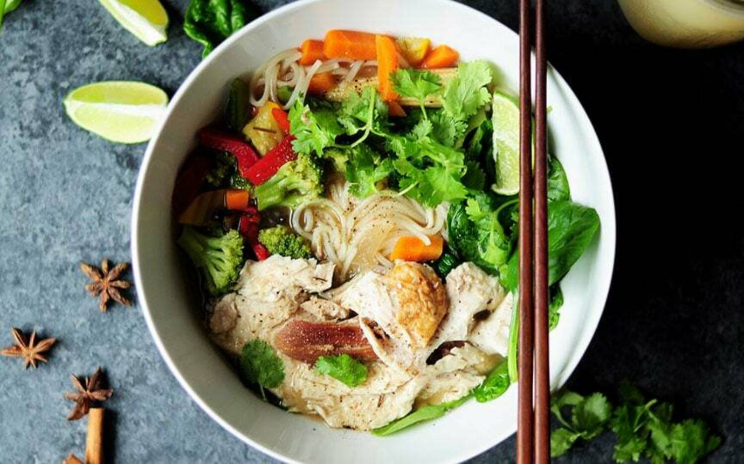 Die besten Asia-Restaurants in Hamburg /©Sharon Chen/Unsplash)