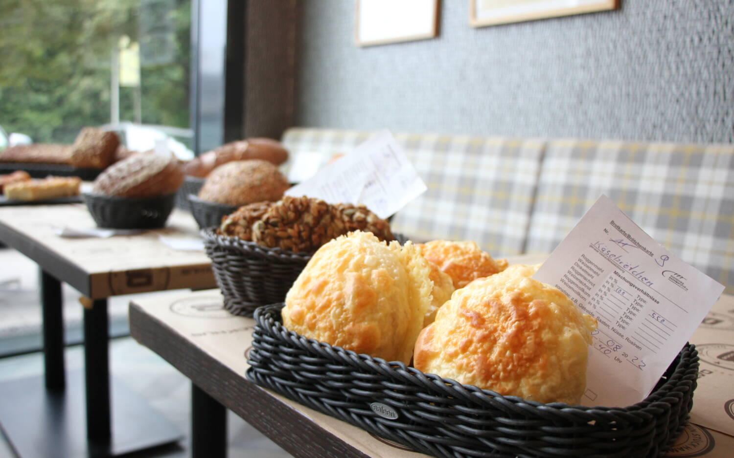 Käsebrötchen, Brot und Co: Bei Dat Backhus gibt es eine große Vielfalt der Backwaren / ©Johanna Zobel