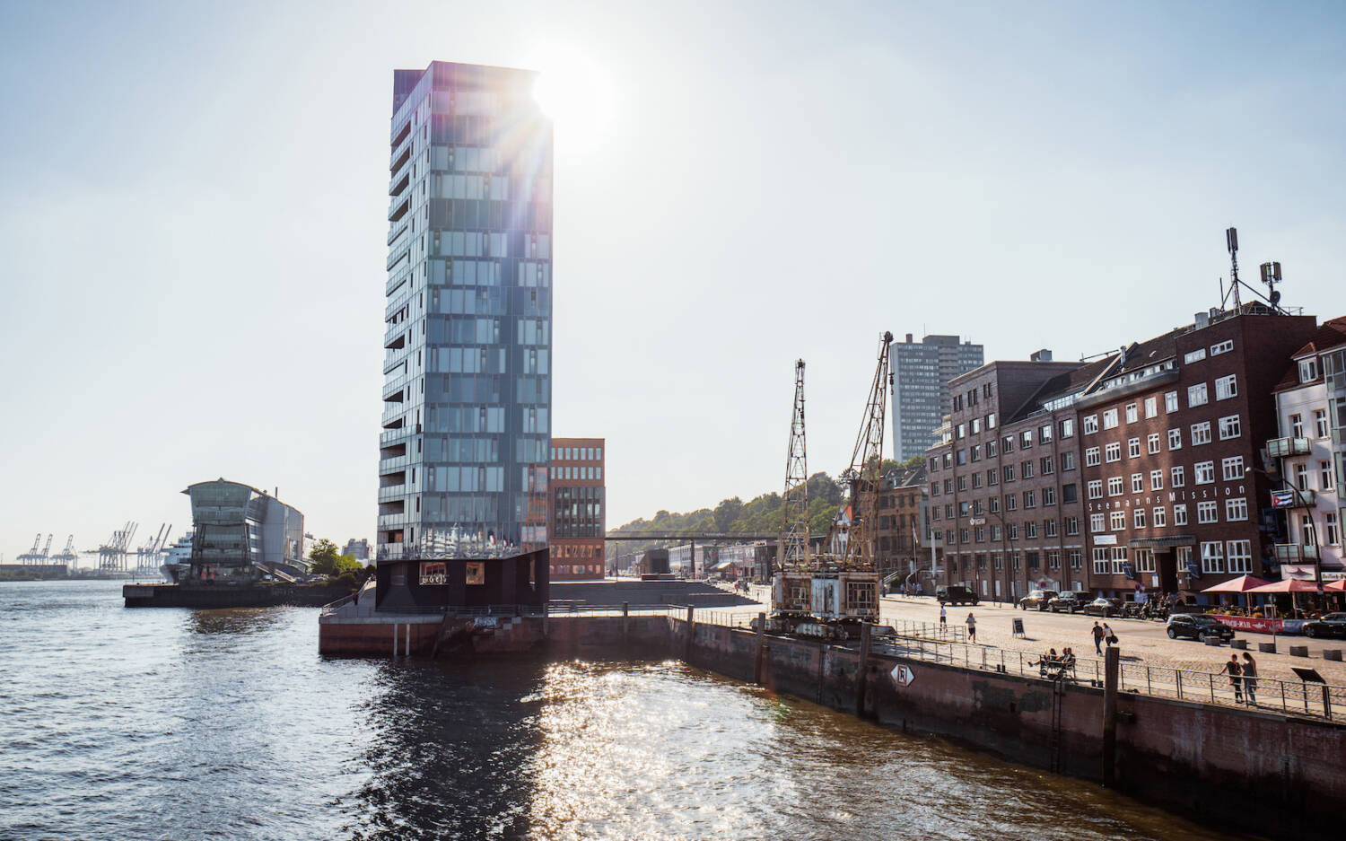 Kontrastreich: die Große Elbstraße in Altona / ©Jan Traupe