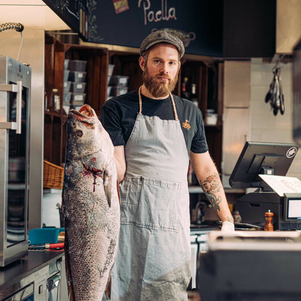 Sebastian Baier steht für nachhaltigen Fischgenuss / ©Feinkost Baier