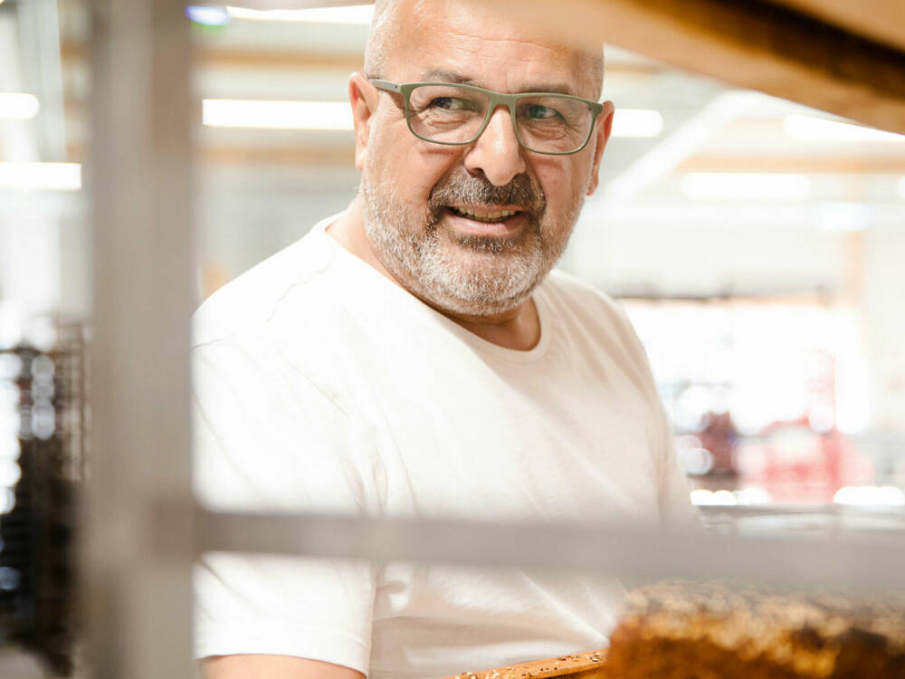 Gürol Gür hat sich wortwörtlich seine Brötchen verdient / ©Jérome Gerull