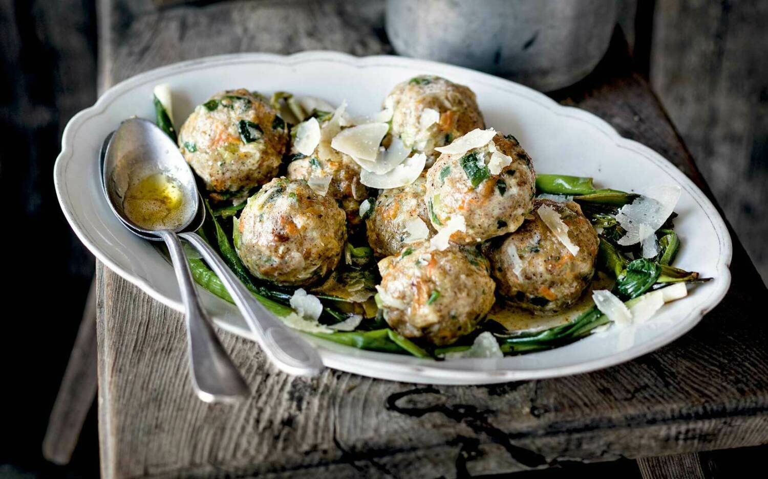 Leckere Knödelrezepte für die Herbstzeit im Kochbuch „Deftig vegetarisch – Alpenküche“