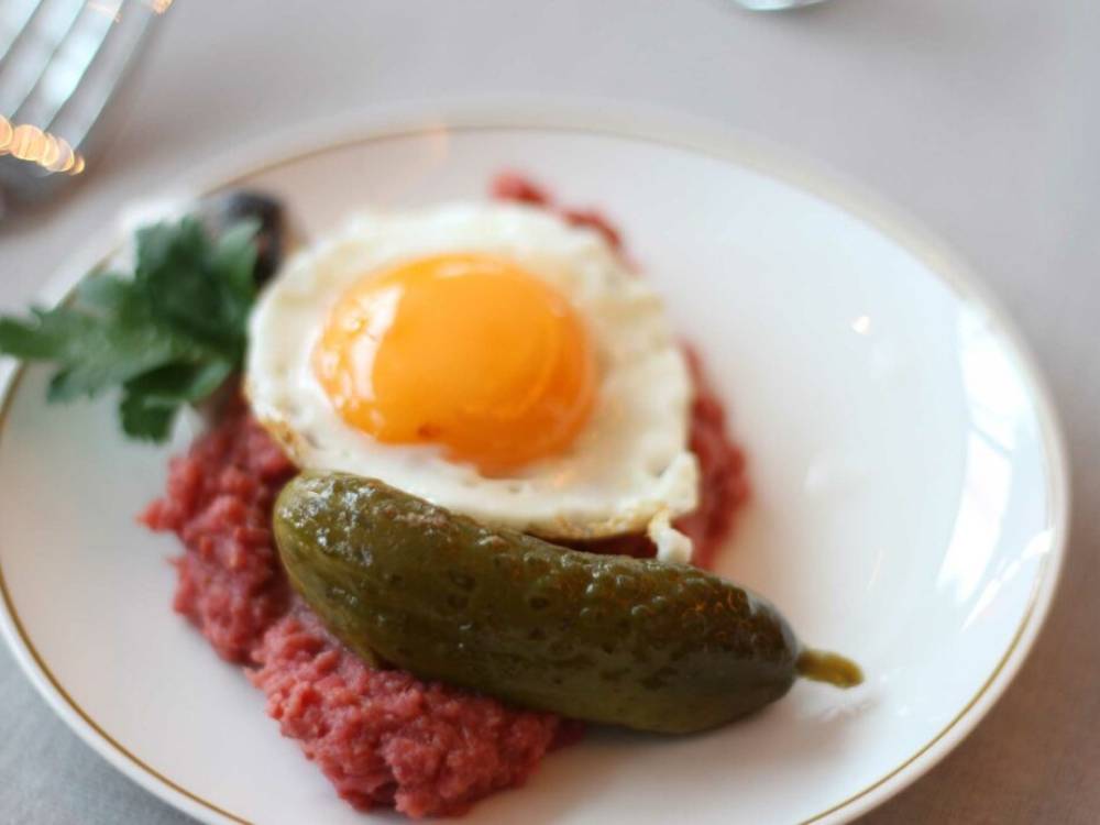 Im Restaurant Reep gibt es Labskaus, wie Hamburger es seit Jahrzehnten essen / ©Johanna Zobel