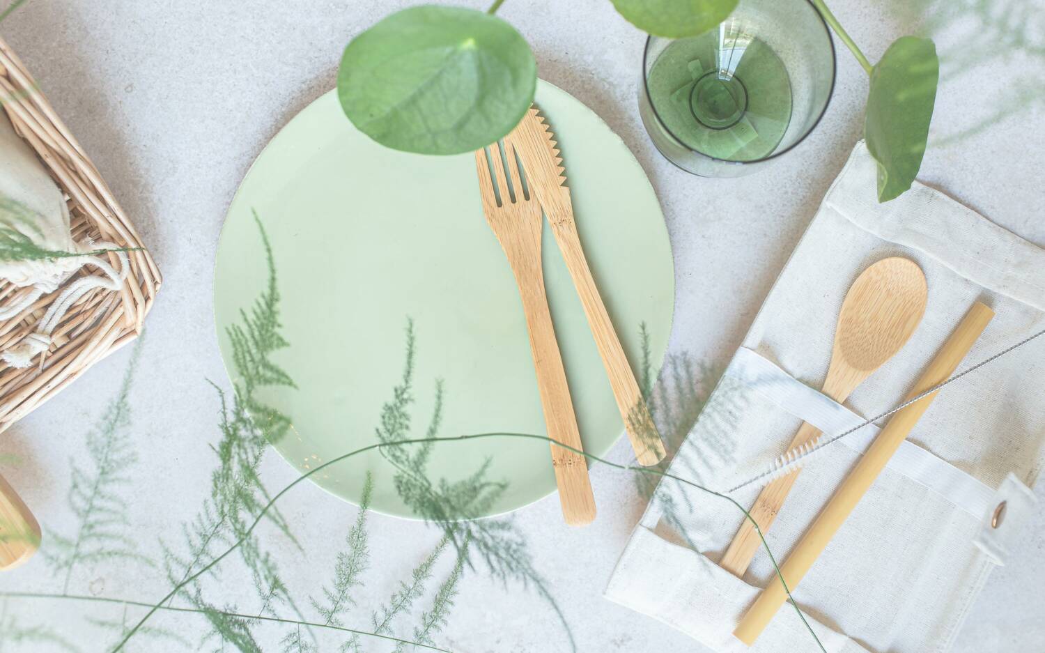 Ab Januar müssen Betriebe beim To-go-Angebot ein Mehrwegsystem anbieten / ©Unsplash/micheile dot com