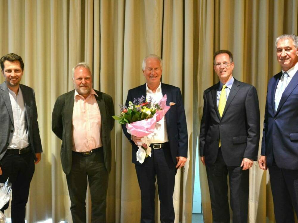 Der Geschäftsführende Vorstand v.l.n.r.: Hannes Vater, Niklaus Kaiser von Rosenburg, Michael Conrad, Gerald Pütter und Jens Stacklies / ©DEHOGA Hamburg