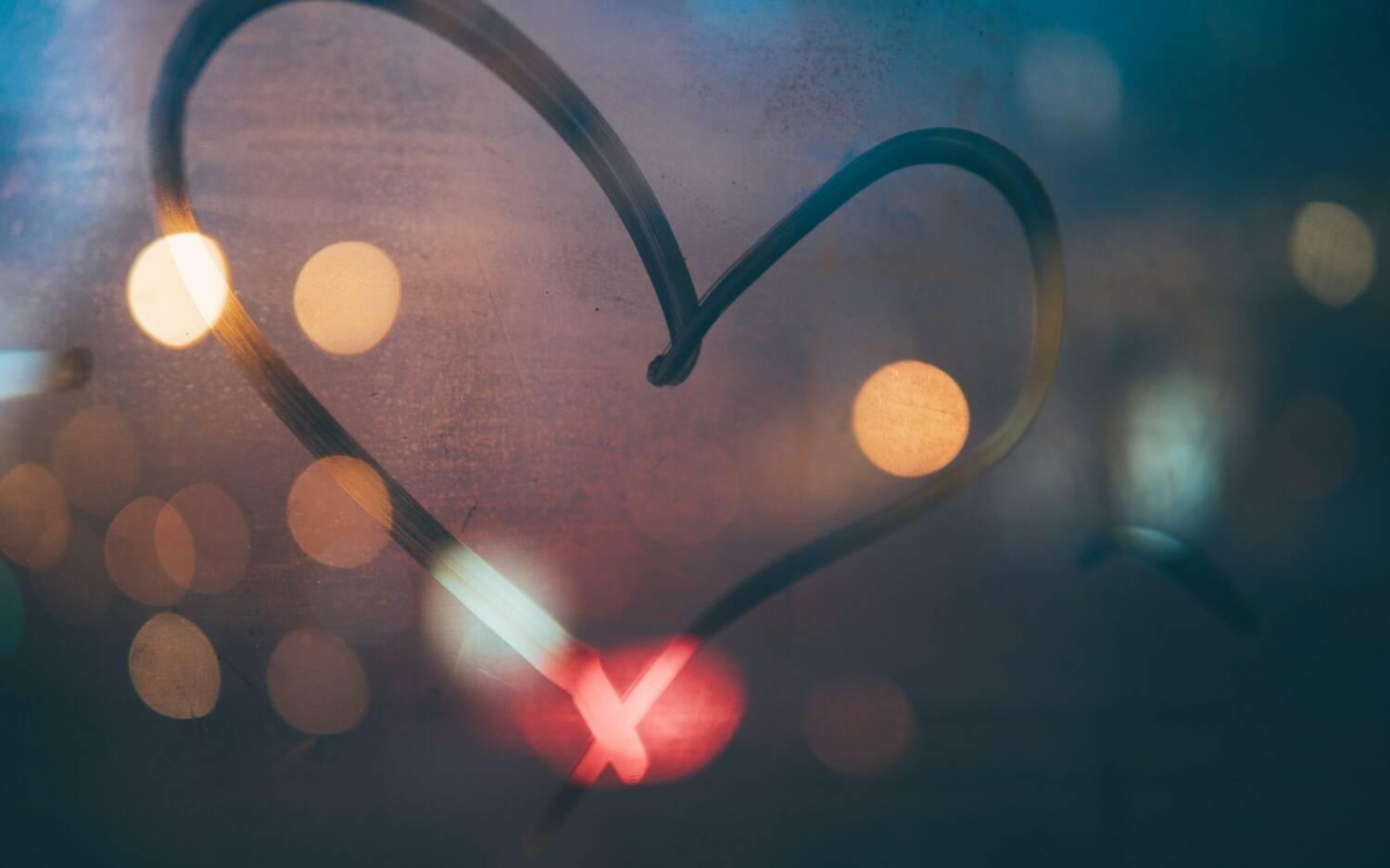 Am Valentinstag allein? Mit den richtigen Leckereien gar kein Problem / ©Unsplash/Michael Fenton