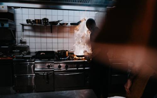 „Lacuna Kitchen“ stellt Menschen in den Vordergrund, die sonst nicht sichtbar sind / ©Unsplash/lasse bergqvist