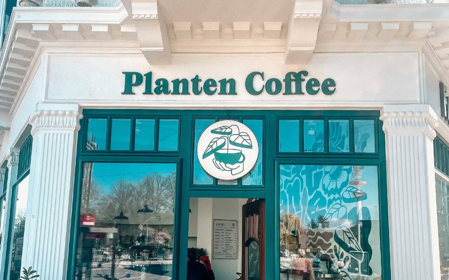 Anfang April 2023 hat das Planten Coffee unweit von Planten un Blomen eröffnet / ©Planten Coffee 