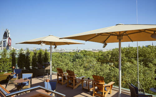 Den Alsterblick vermisst niemand bei dieser Aussicht: Top Seven Roof Bar im Grand Elysée Hamburg /©Grand Elysée Hotel