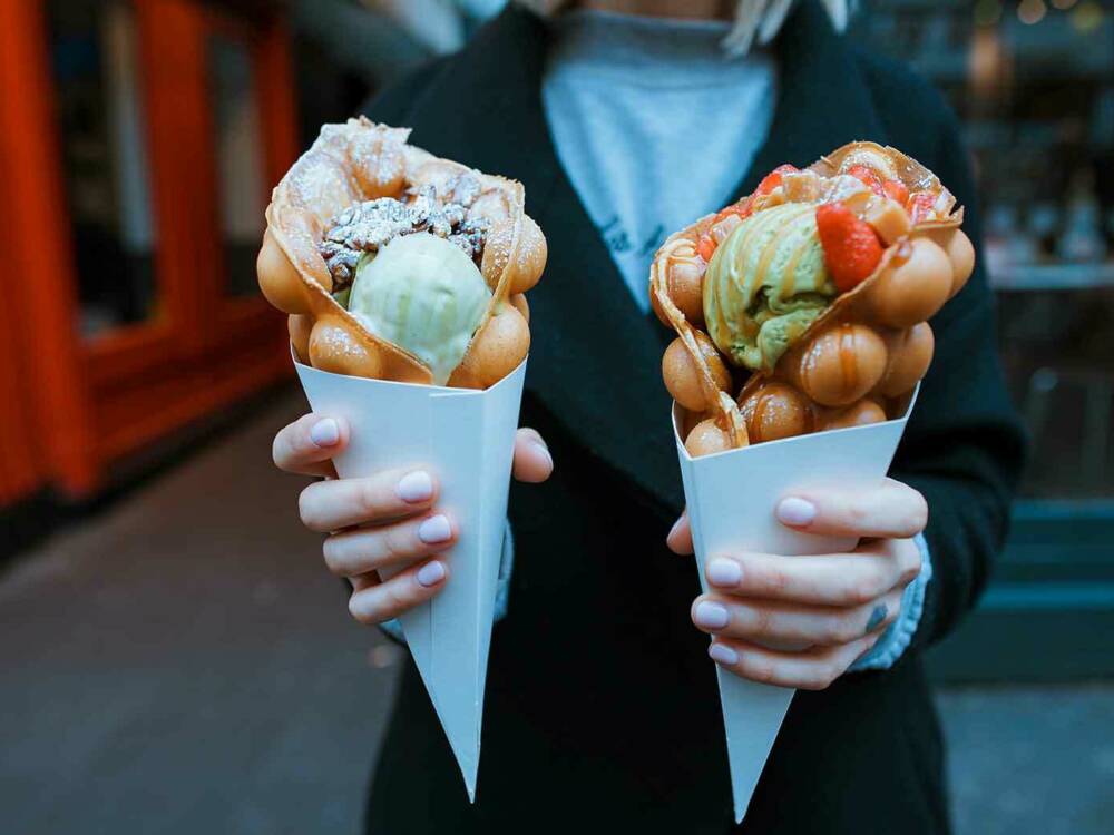 Gibt es auch bei Nice Cream in Dulsberg: Eis in der Bubble Waffle / ©Unsplash/Toa Heftiba
