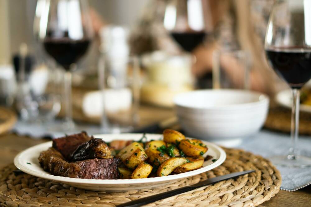 Im Dubrovnik gibts zum Essen passende Weine von der kroatischen Adriaküste / ©Unsplash/Paul Einerhand