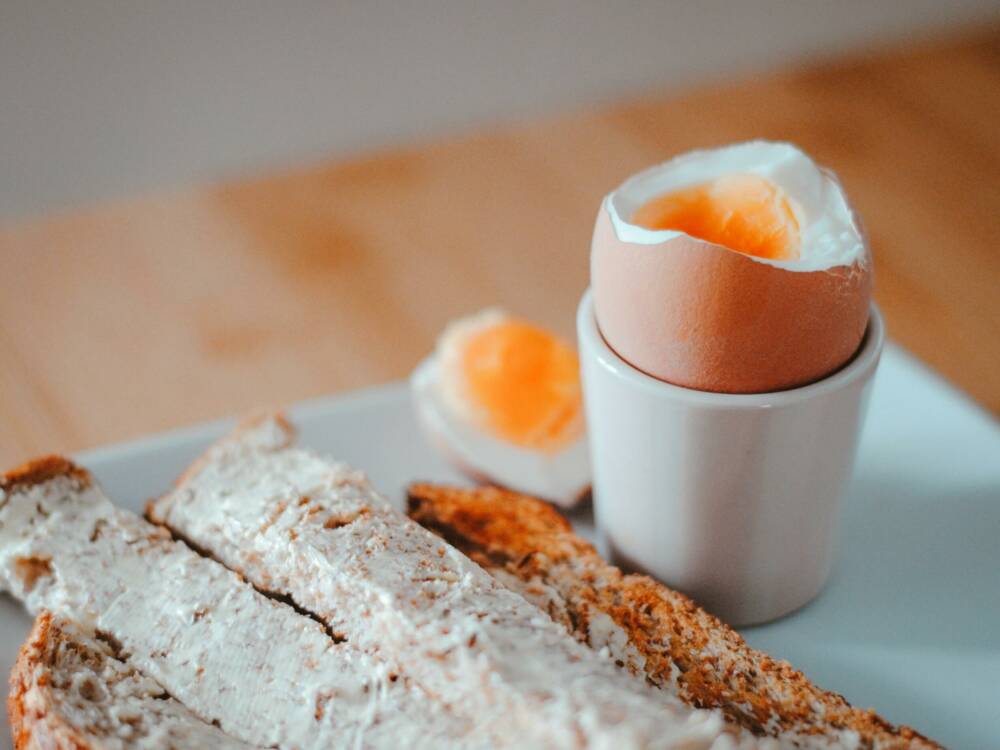 Riesige Frühstücksauswahl im Café Knuth / © Unsplash / Nik