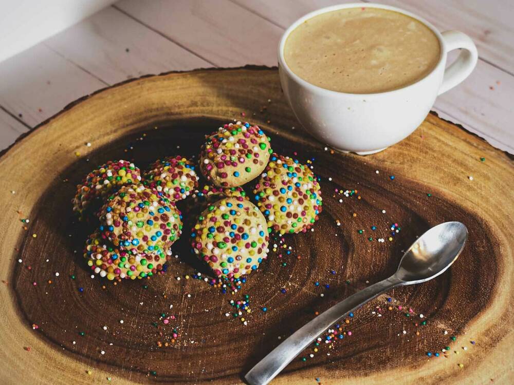 Täglich wechselnde, hausgemachte und regionale Kuchenauswahl im Blackline / © Unsplash / Gabriel Tovar