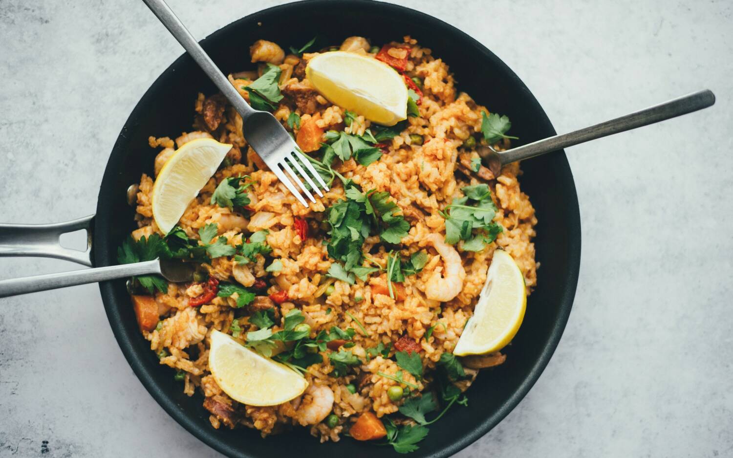 Auf 'ne Paella am Schulterblatt: Das Bairro Alto in der Schanze / ©Unsplash/Annie Spratt