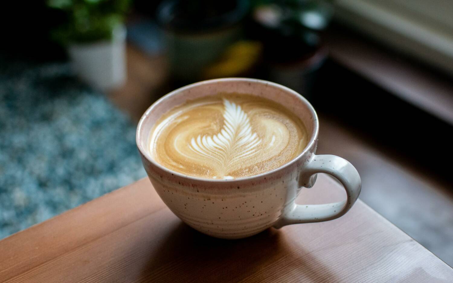 Das Milch ist perfekt für einen Flat White / ©Unsplash/Joe Hepburn