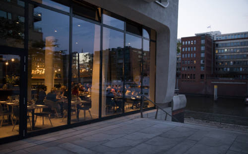 Elegante Atmosphäre im Kinfelts Kitchen & Wine in der HafenCity / ©Per Kasch