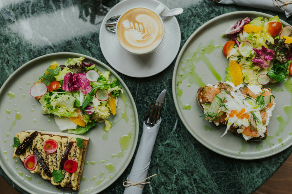Köstlich, gesund und wunderschön: die Stullen im neuen Café Noem / ©Noem