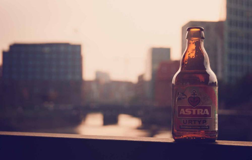 Nicht nur für norddeutsche Bier-Liebhaber: Astra / ©Unsplash/Magnus S