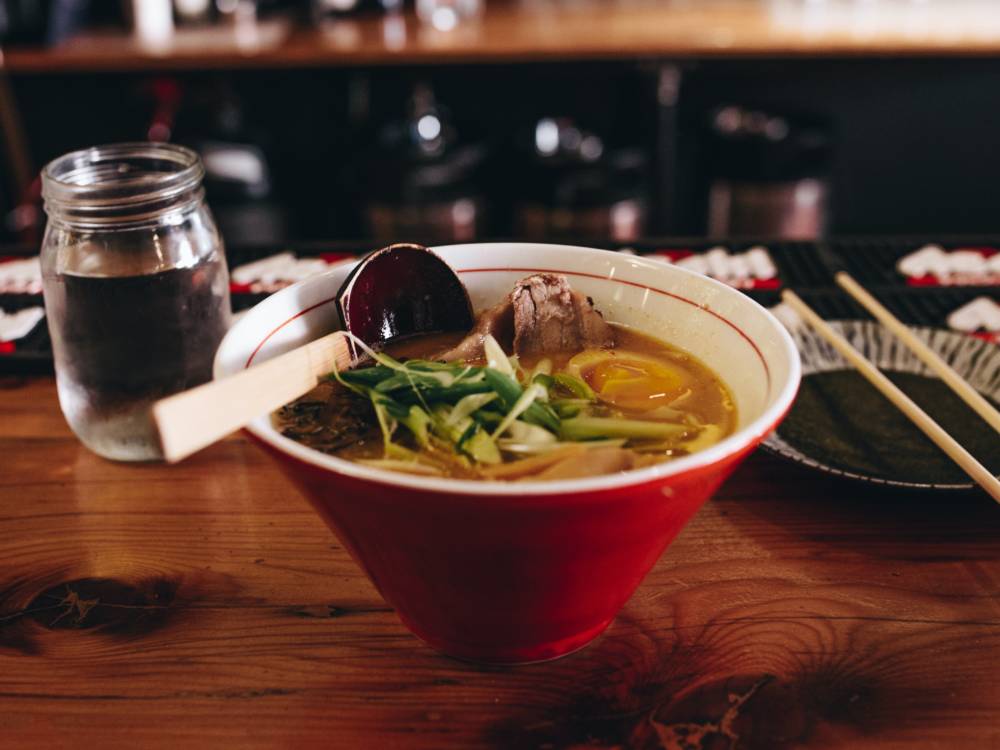 Ramen sind das Trend-Gericht aus Japan / ©Unsplash/Matthew Hamilton