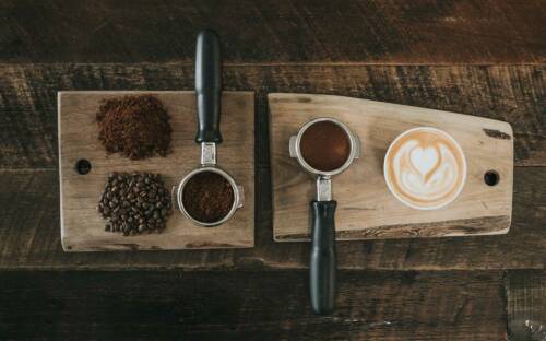Biodynamisch angebauter Kaffee und ein eigenes Café in Hammerbrook: die Maya Kaffeerösterei / ©Unsplash/Nathan Dumlao