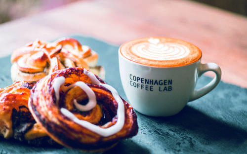 Copenhagen Coffee Lab: kunstvolle Kaffee-Kreationen in Eimsbüttel / ©Copenhagen Coffee Lab