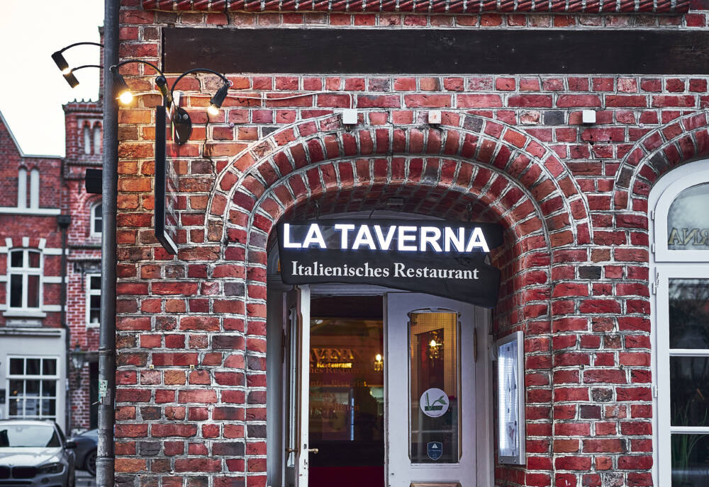 Das italienische Restaurant La Taverna ist in einem roten Backsteingebäude beheimatet / ©Marc Sill