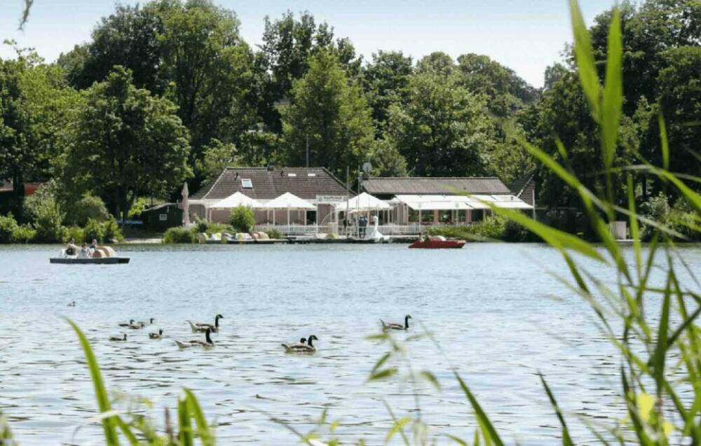 Deutsche Heimatküche mit traumhaften Ausblick: das Bootshaus an der Außenmühle / ©Bootshaus Außenmühle