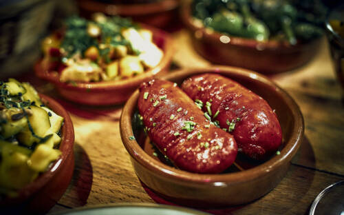 Im Le Golden Igel werden spanische Tapas-Klassiker mit modernem Twist serviert / ©Marc Sill