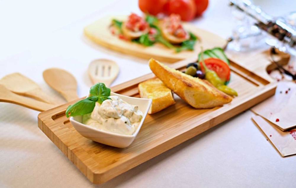 Im Restaurant Tunici werden neben kroatischer Küche auch internatinale Speisen serviert  / ©Tunici