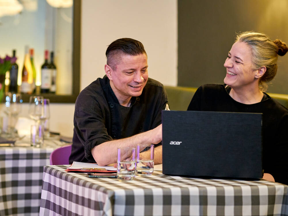 Küchenchef Marco Krüger und Mitinhaberin Laura Gsellmann blicken positiv in ihre gastronomische Zukunft / ©Marc Sill