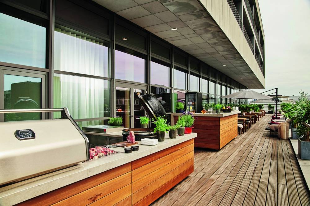 Feinstes BBQ übder den Dächern der Stadt / ©SIDE Design Hotel Hamburg